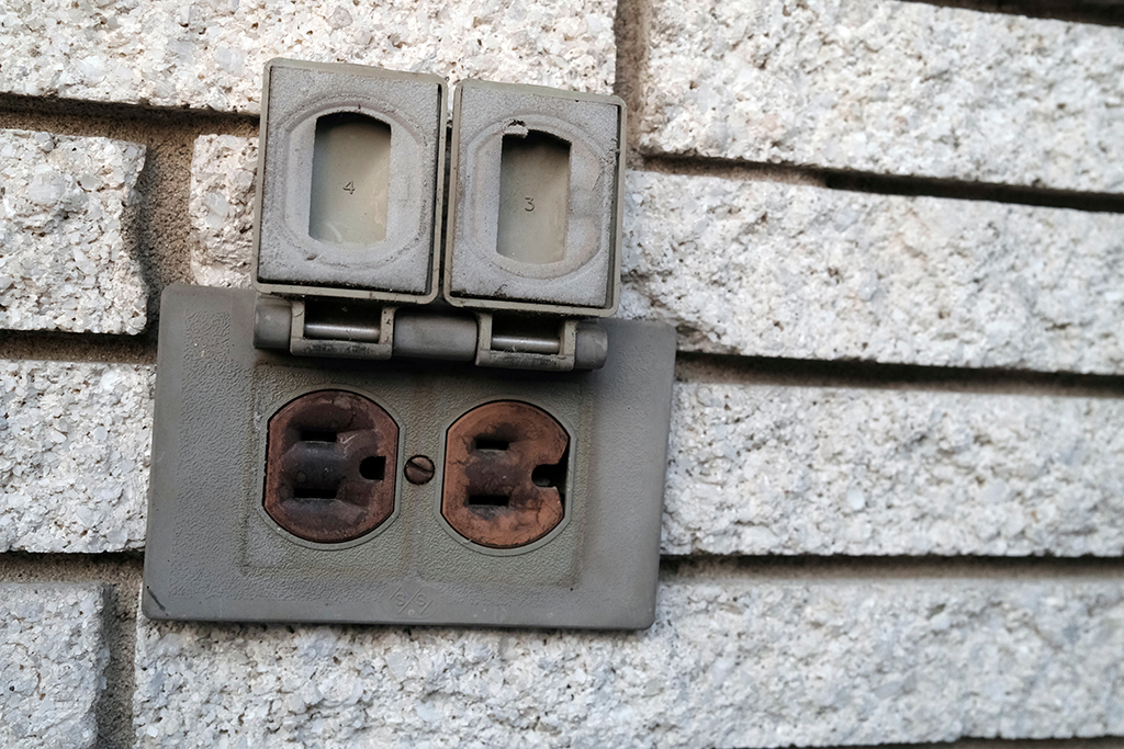 7 Electrical Issues That Require Immediate Attention From An Emergency Electrician | Conway, SC