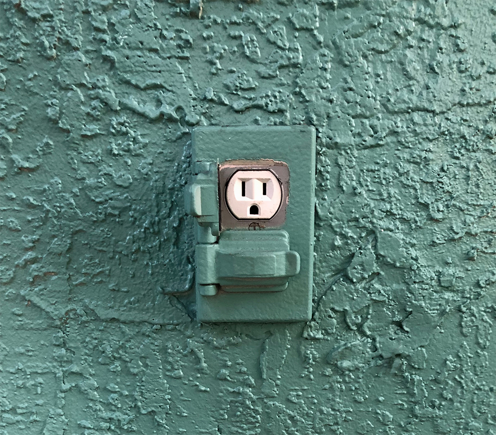 Reasons To Get An Electrical Services Professional For An Electrical Outlet Changeout