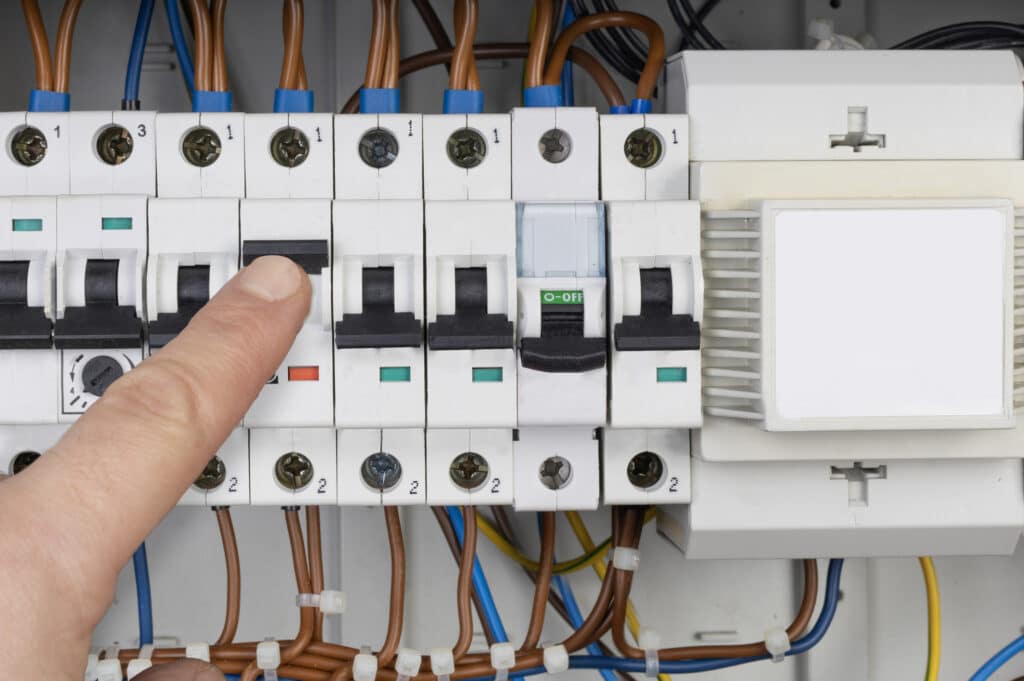 Maximizing Efficiency with Modern Circuit Breakers
