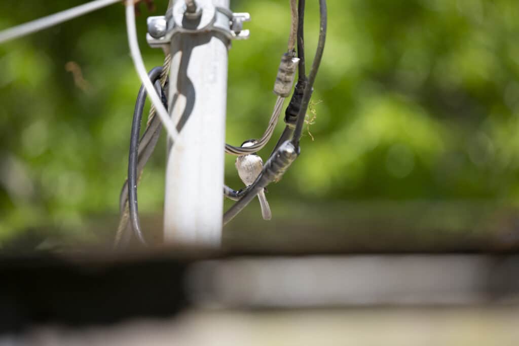 Service mast repair signs you should not ignore